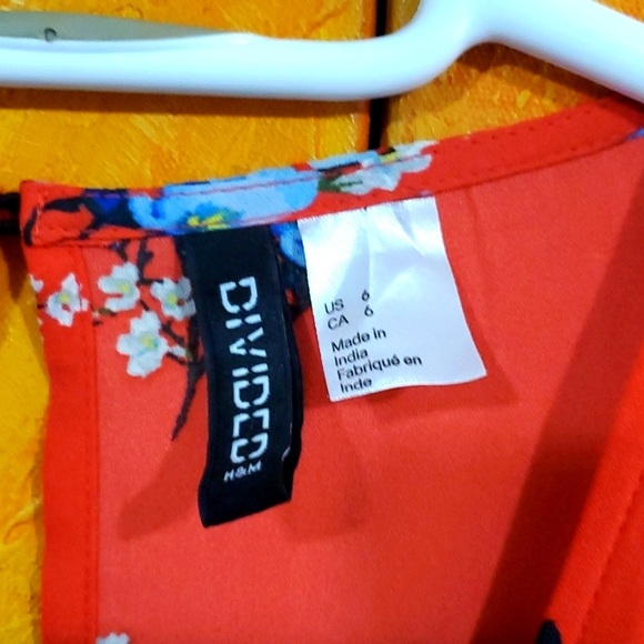 Divided floral Playsuit Romper - Picture 3 of 4